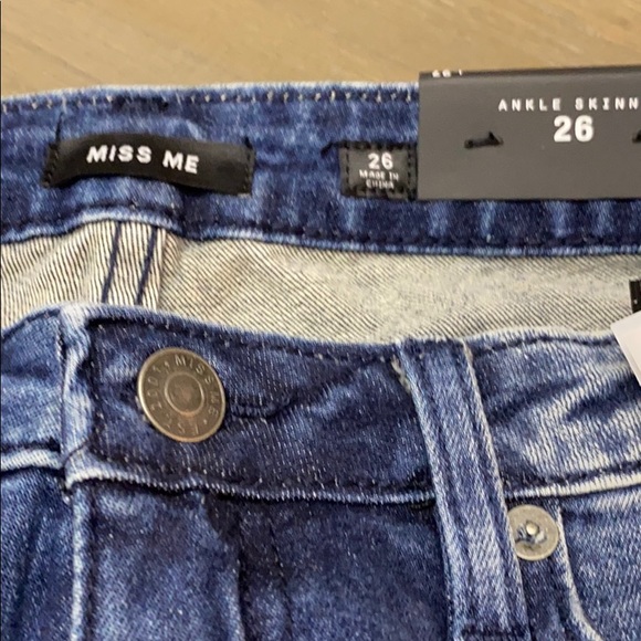 🎉HP🎉NWT! Miss Me “Ankle Skinny” w decorative - Picture 7 of 16